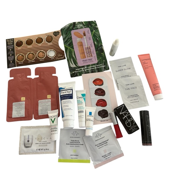 Beauty Sample Set - Picture 1 of 5